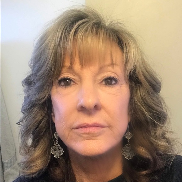 Meet your Posher, Cheryl - Picture 1 of 1